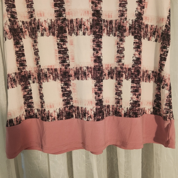 NWT Zero 2 Eight Pink Checkered Women's Blouse, Size L - Picture 3 of 7